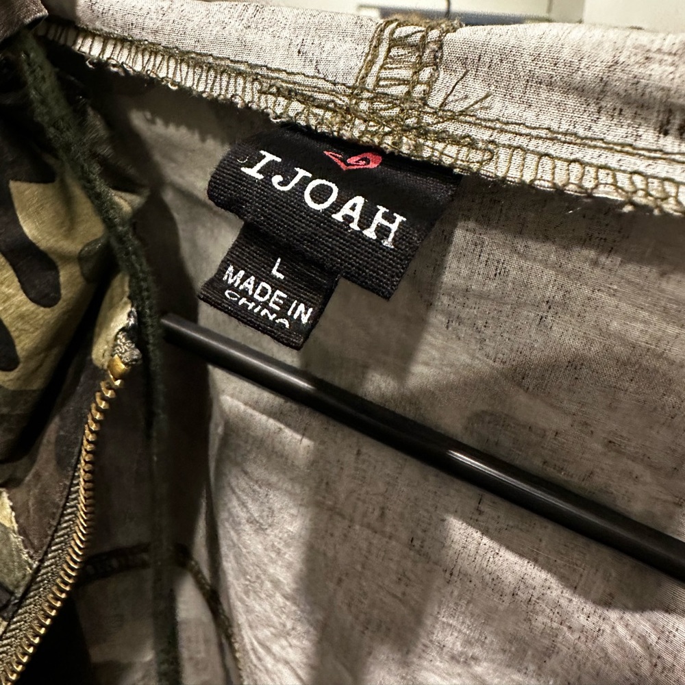 Camo Light Jacket - Picture 3 of 3